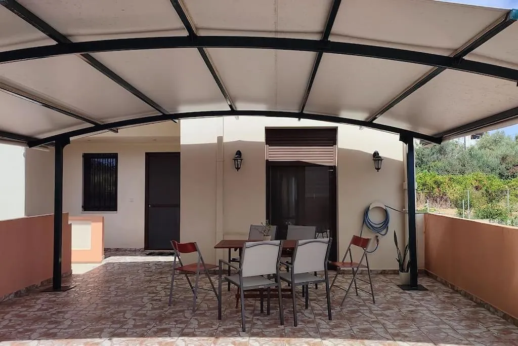 Chara'S Spacious And Bright Maisonette Argoulidhes Villa