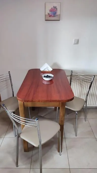 Chara'S Spacious And Bright Maisonette Argoulidhes
